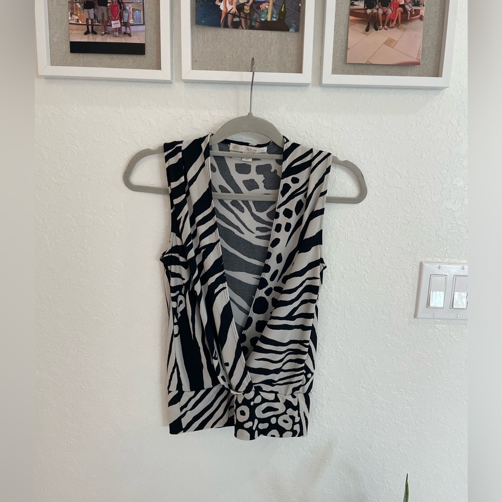 🔥Boston proper animal print top size xxs